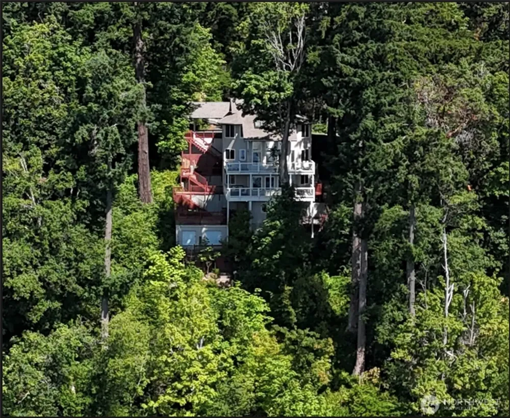17455 Paige Lane SW Vashon, WA 98070