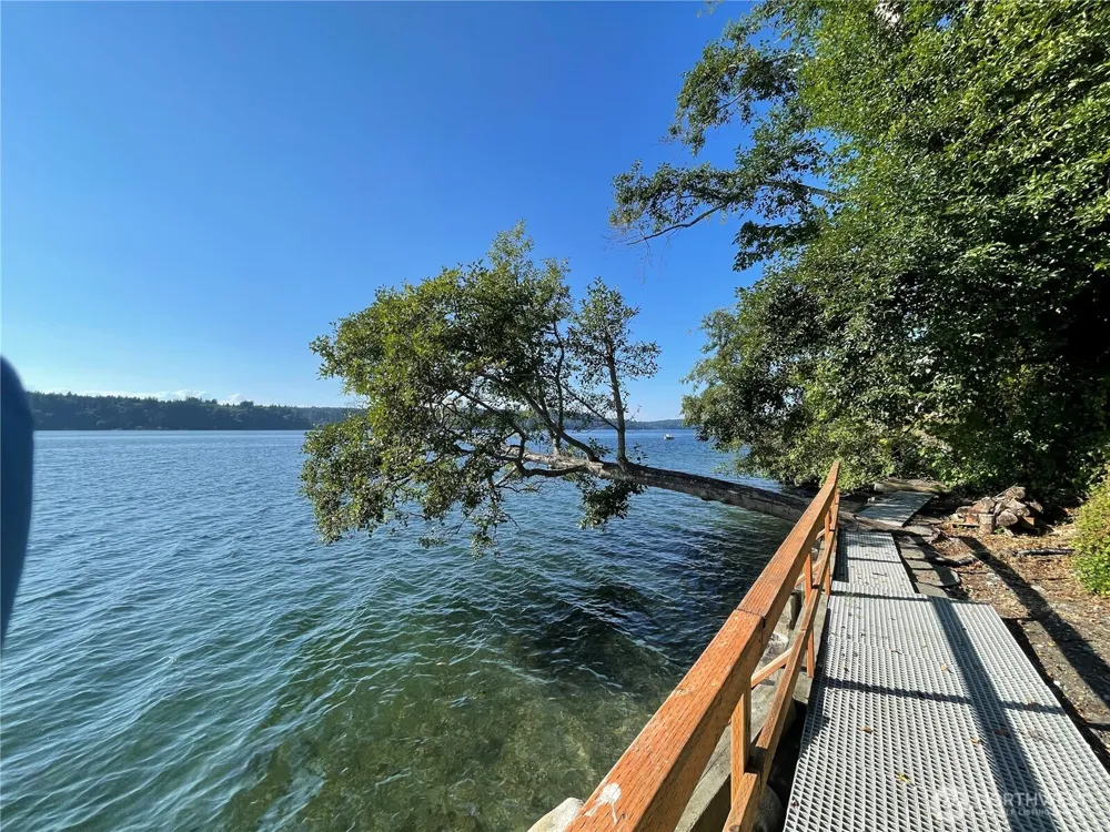 17455 Paige Lane SW Vashon, WA 98070