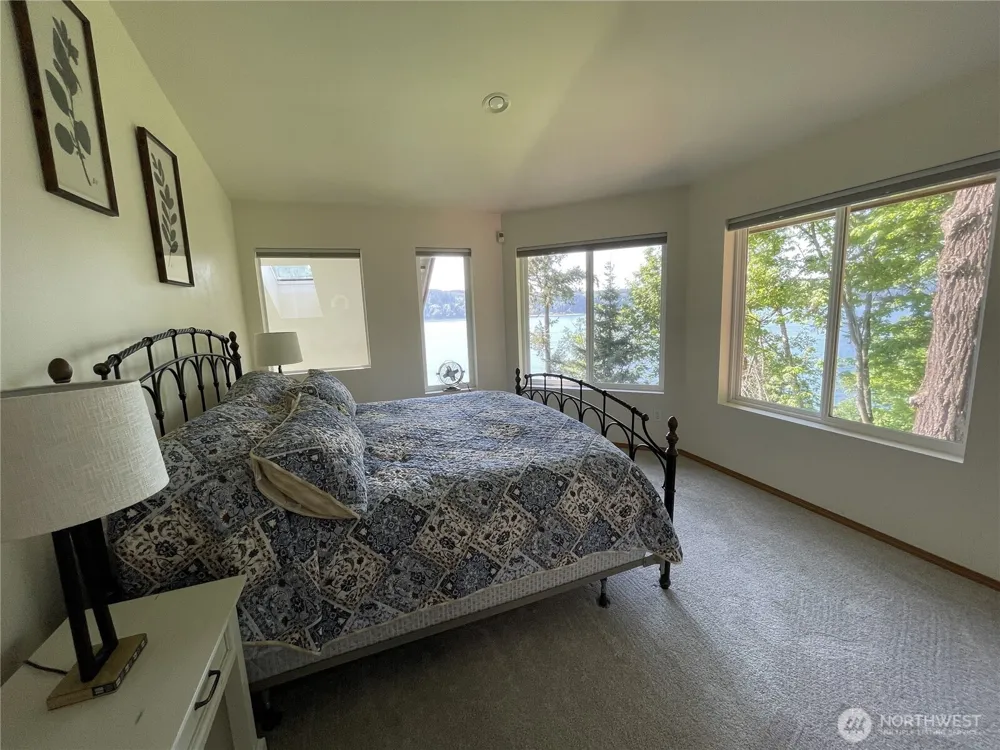 17455 Paige Lane SW Vashon, WA 98070