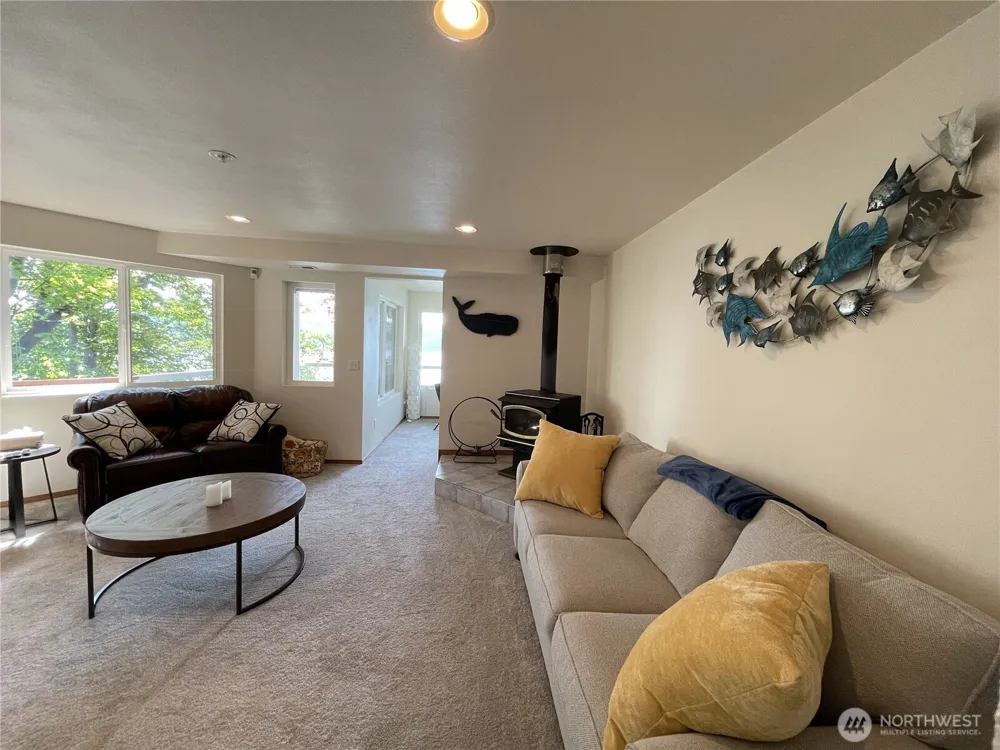 17455 Paige Lane SW Vashon, WA 98070