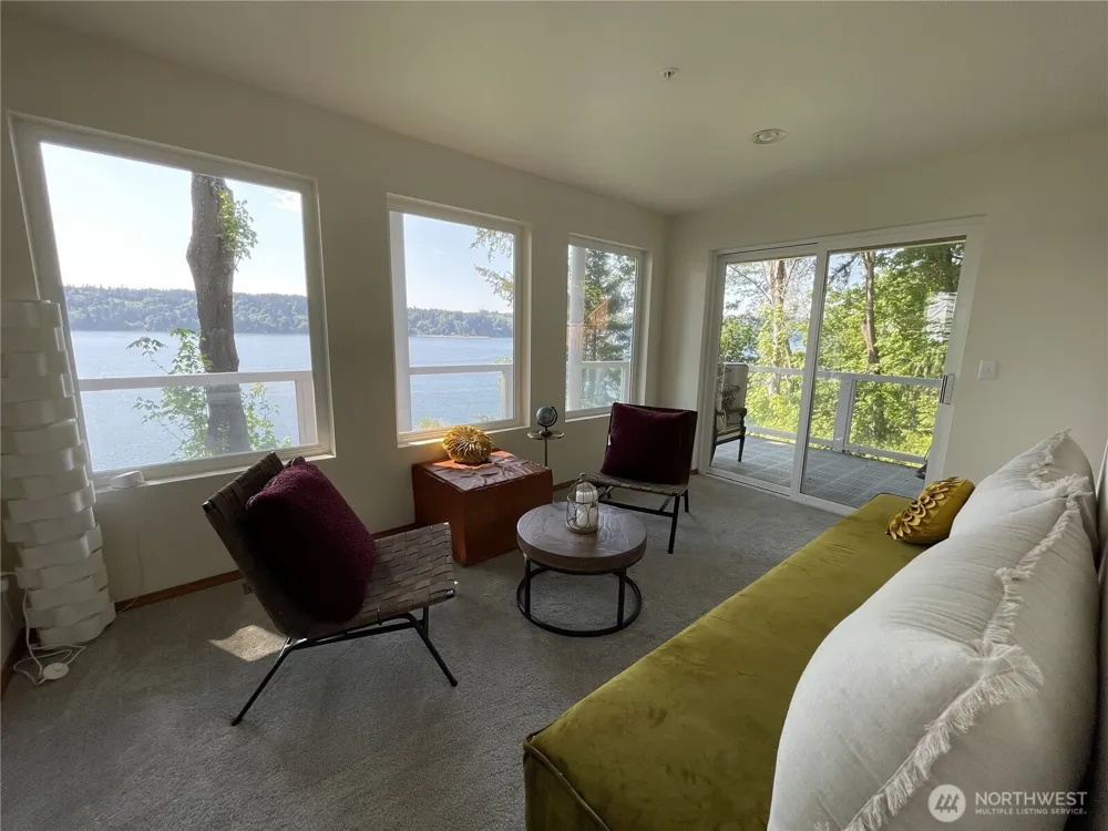 17455 Paige Lane SW Vashon, WA 98070