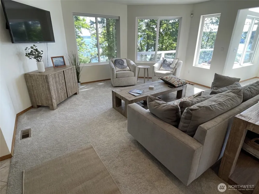 17455 Paige Lane SW Vashon, WA 98070