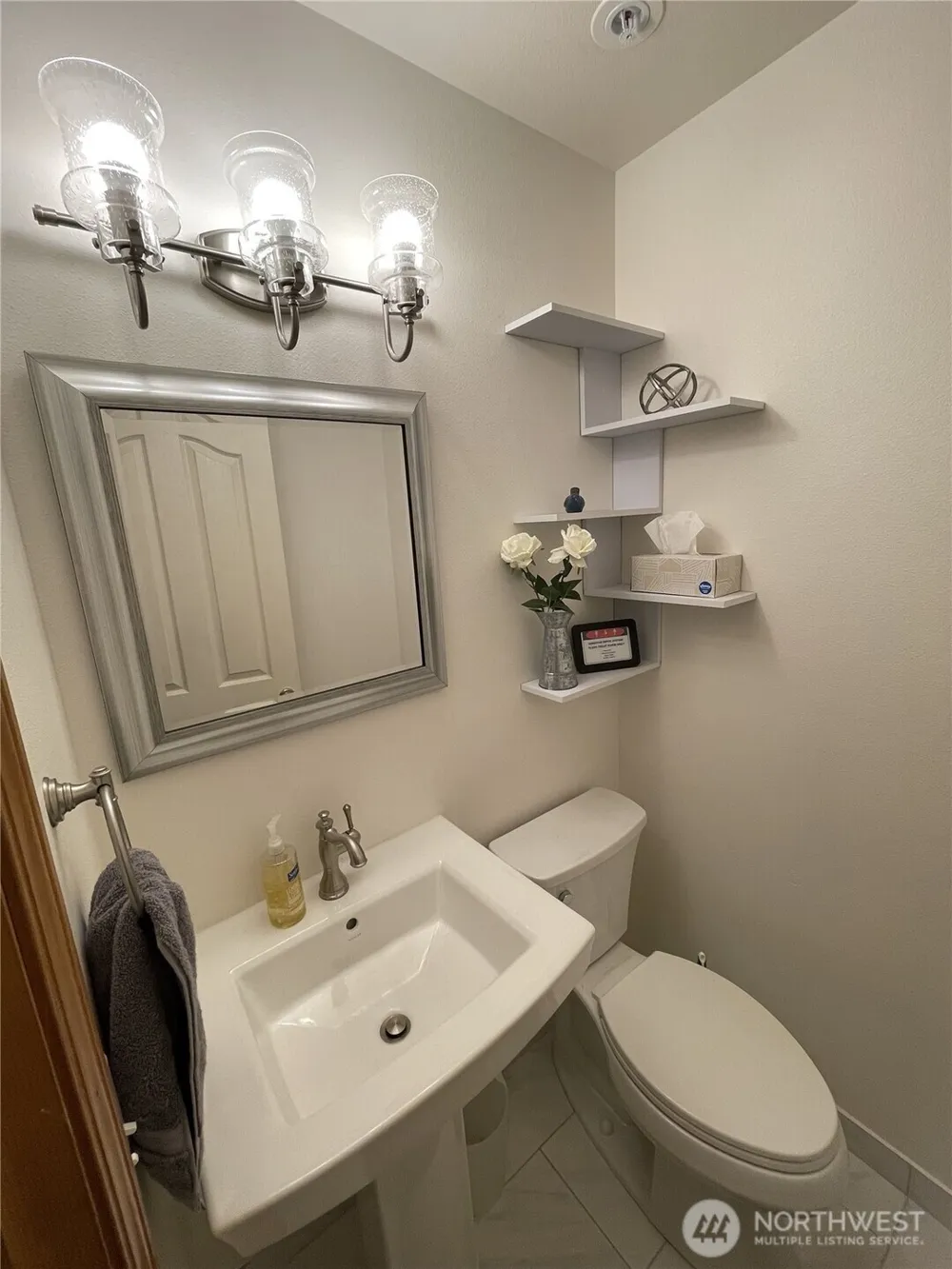 17455 Paige Lane SW Vashon, WA 98070