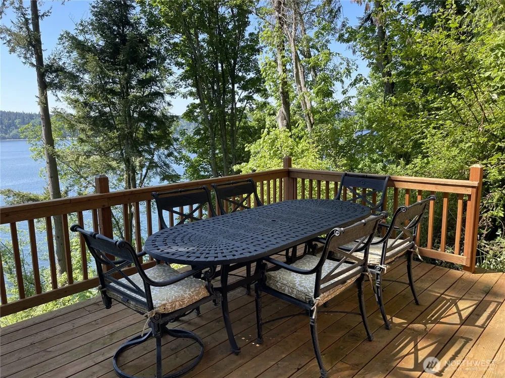 17455 Paige Lane SW Vashon, WA 98070