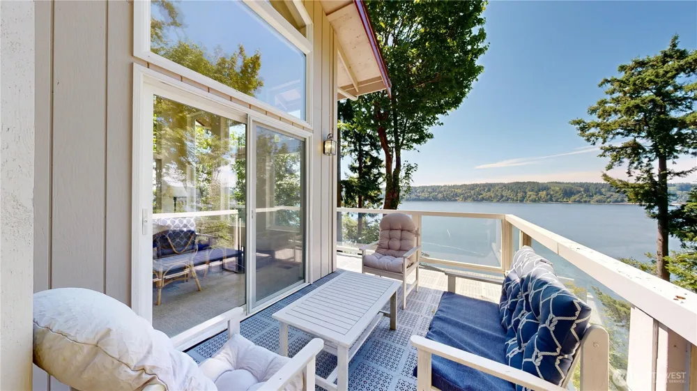 17455 Paige Lane SW Vashon, WA 98070