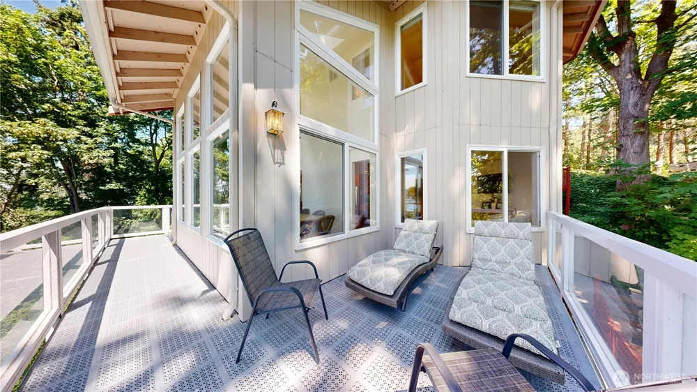 17455 Paige Lane SW Vashon, WA 98070