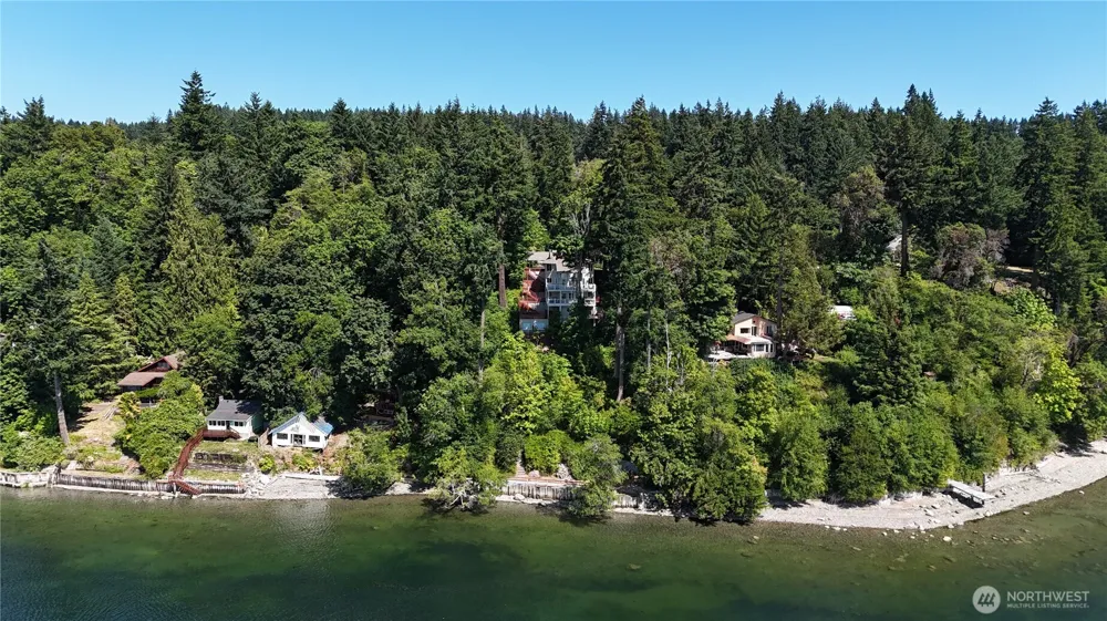 17455 Paige Lane SW Vashon, WA 98070