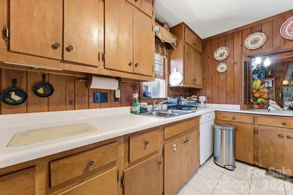 3731 Dillard Road Highlands, NC 28741