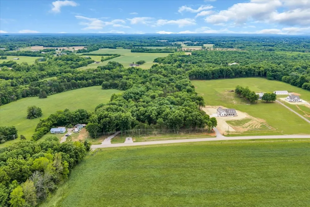 2827 Unionville Rd Chapel Hill, TN 37034