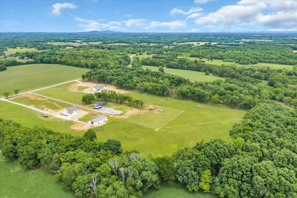 2827 Unionville Rd Chapel Hill, TN 37034