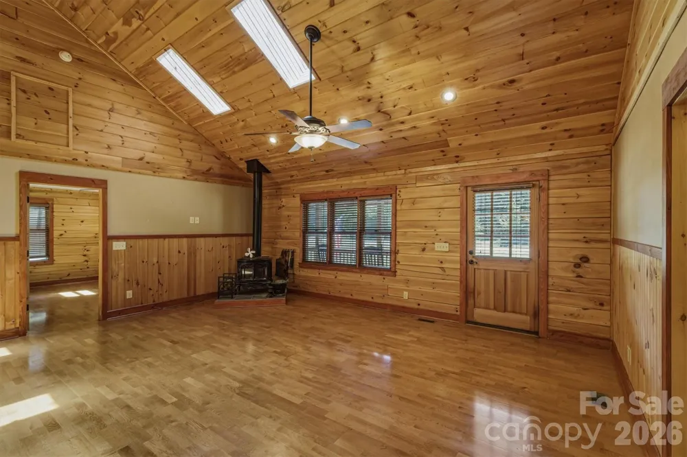 732 Grandview Peaks Drive Nebo, NC 28761