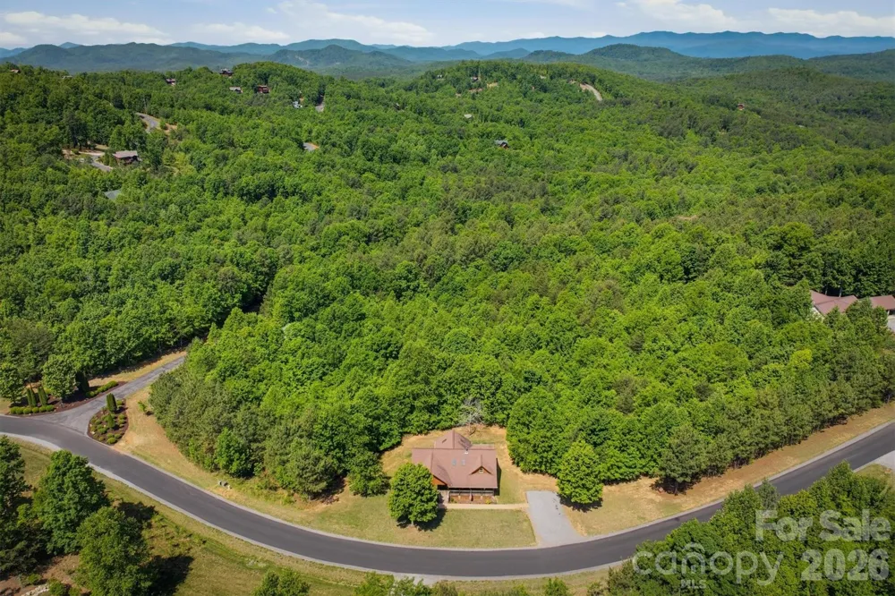 732 Grandview Peaks Drive Nebo, NC 28761