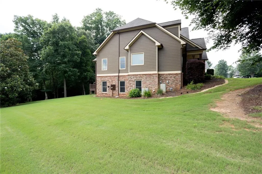 348 Hidden Trail Pendergrass, GA 30567