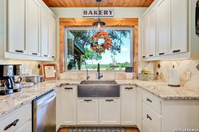 316 GO AWAY RD Blanco, TX 78606