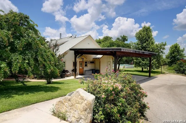 316 GO AWAY RD Blanco, TX 78606