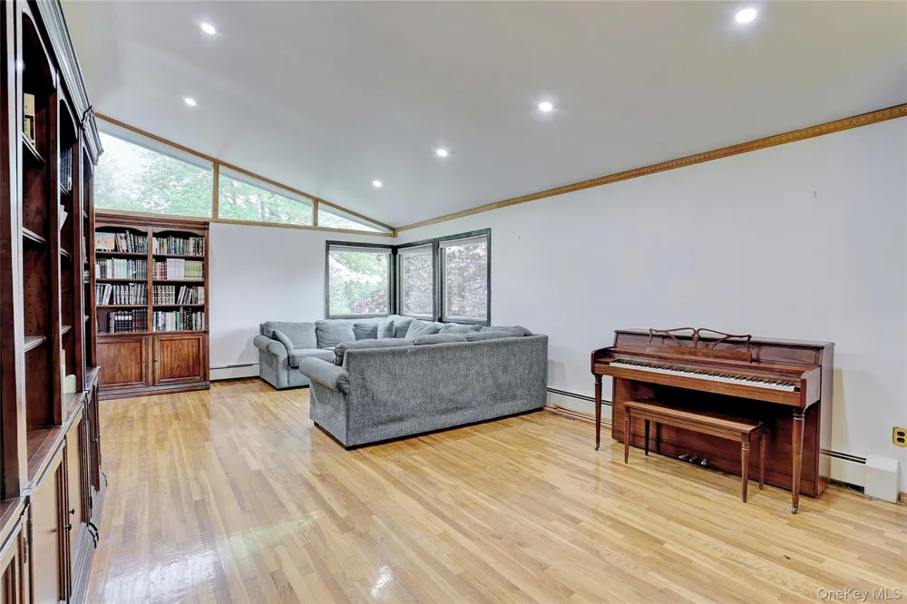 23 Sherwood Ridge Road Pomona, NY 10970