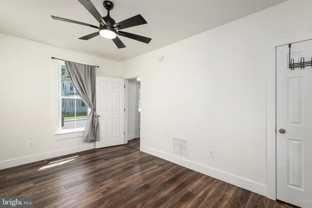 219 WILLIS STREET Cambridge, MD 21613