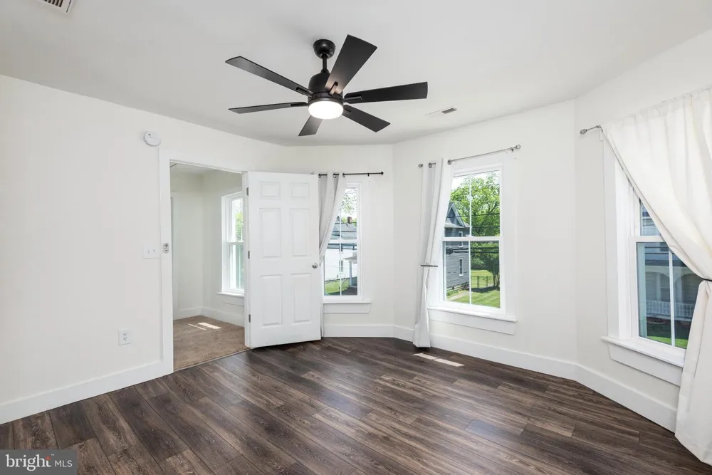 219 WILLIS STREET Cambridge, MD 21613