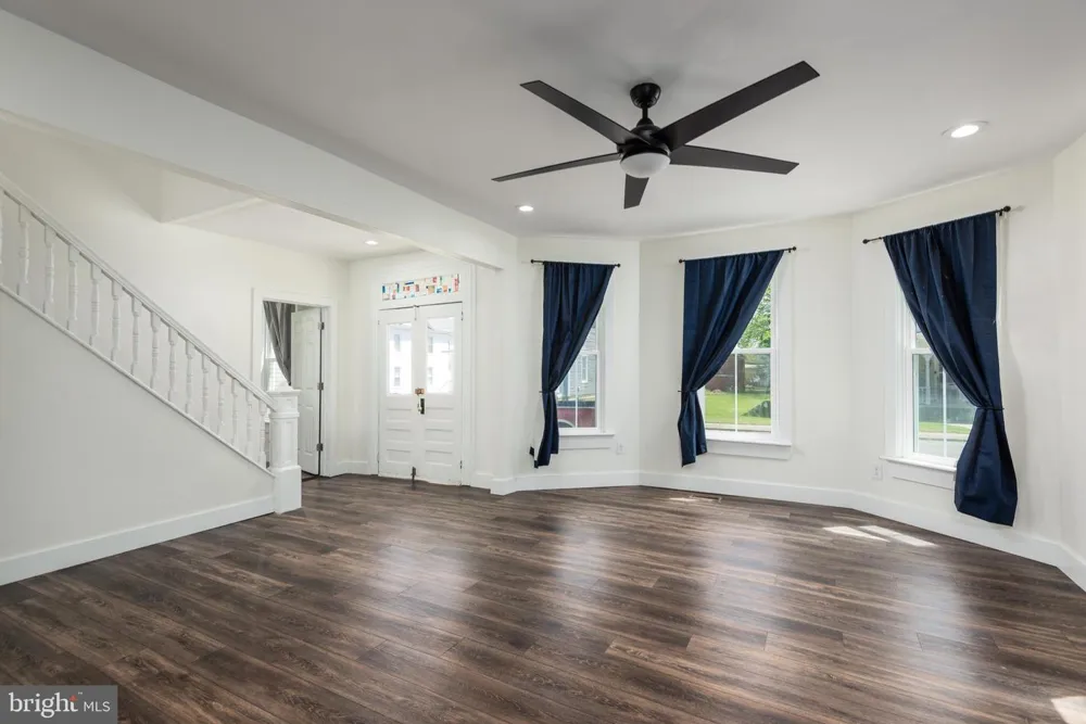 219 WILLIS STREET Cambridge, MD 21613