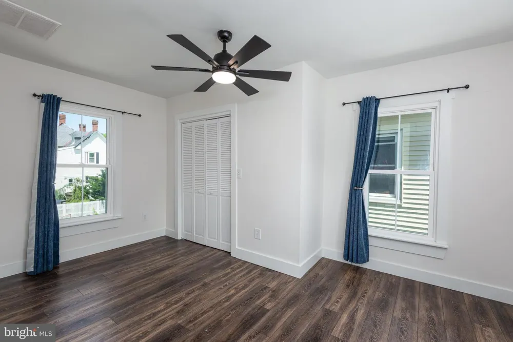 219 WILLIS STREET Cambridge, MD 21613