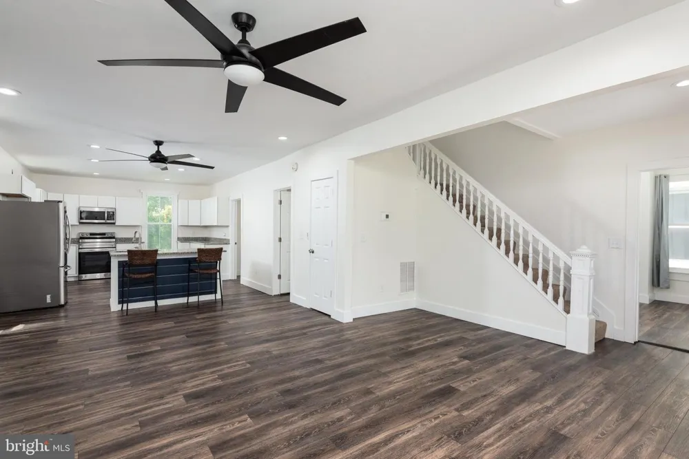 219 WILLIS STREET Cambridge, MD 21613