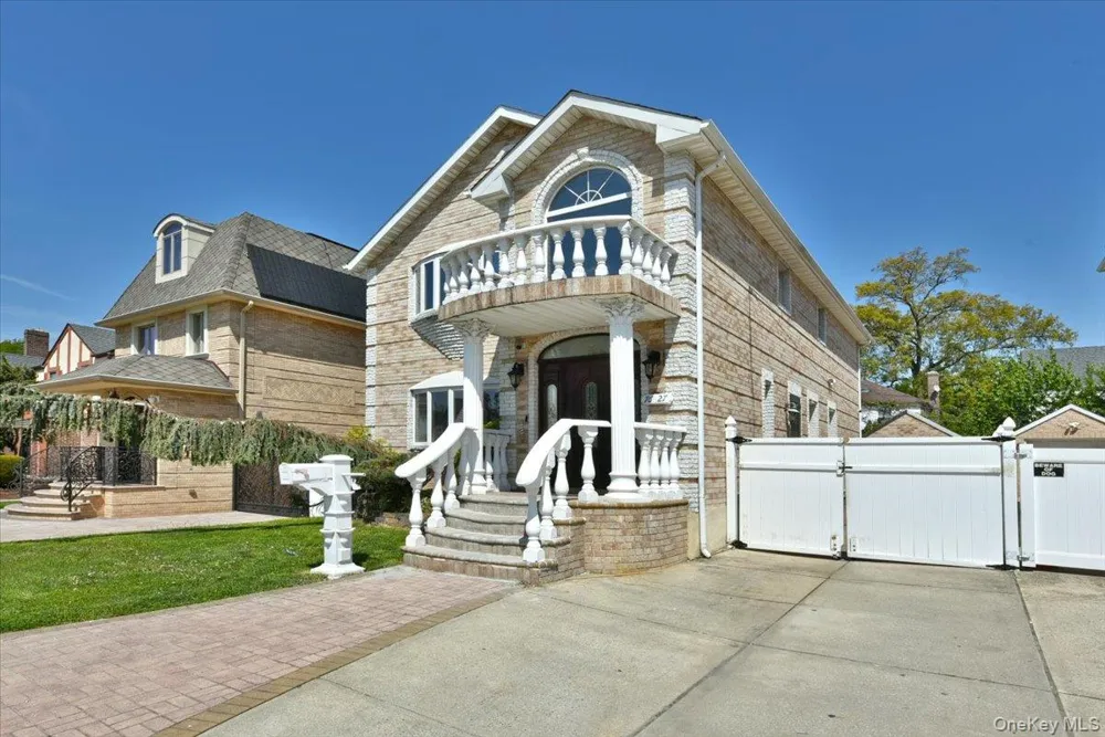 7627 175th Street Fresh Meadows, NY 11366