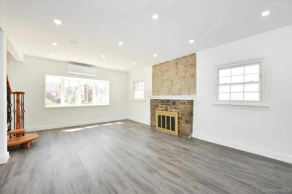 7627 175th Street Fresh Meadows, NY 11366