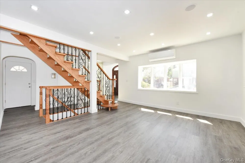 7627 175th Street Fresh Meadows, NY 11366