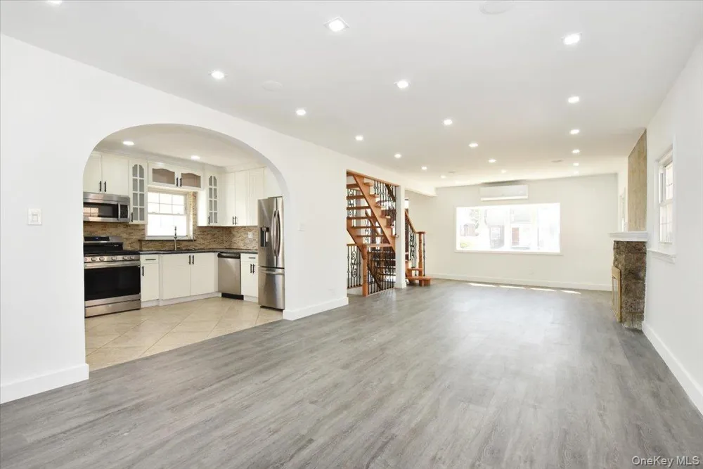 7627 175th Street Fresh Meadows, NY 11366