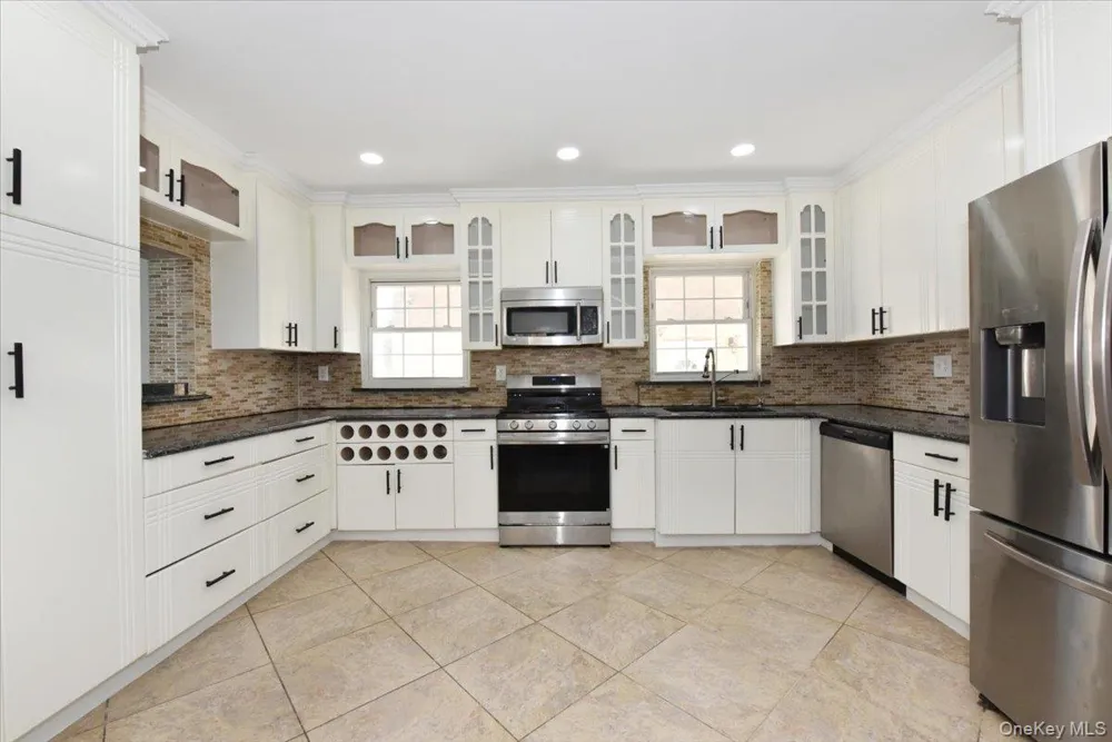 7627 175th Street Fresh Meadows, NY 11366