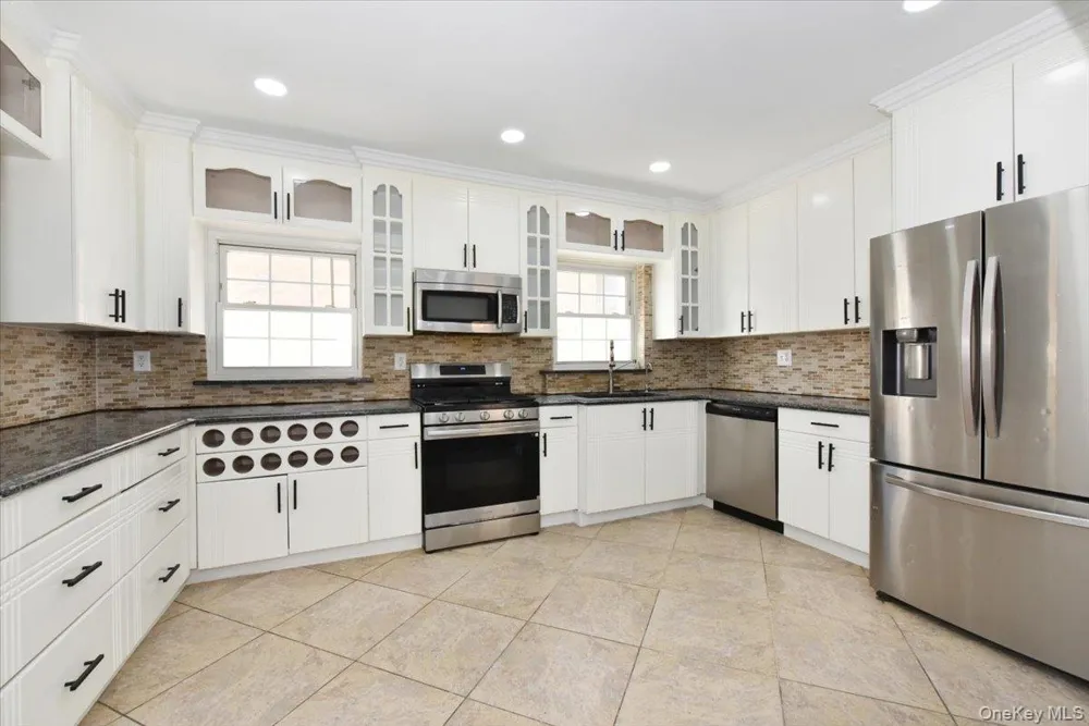 7627 175th Street Fresh Meadows, NY 11366
