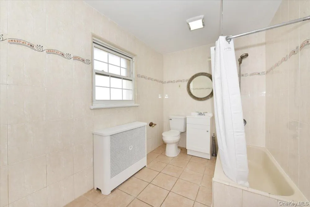 7627 175th Street Fresh Meadows, NY 11366