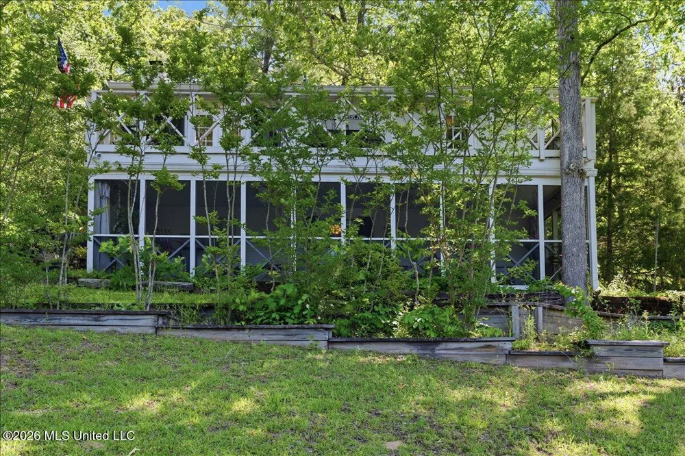 1827 Snow Lake Drive Ashland, MS 38603