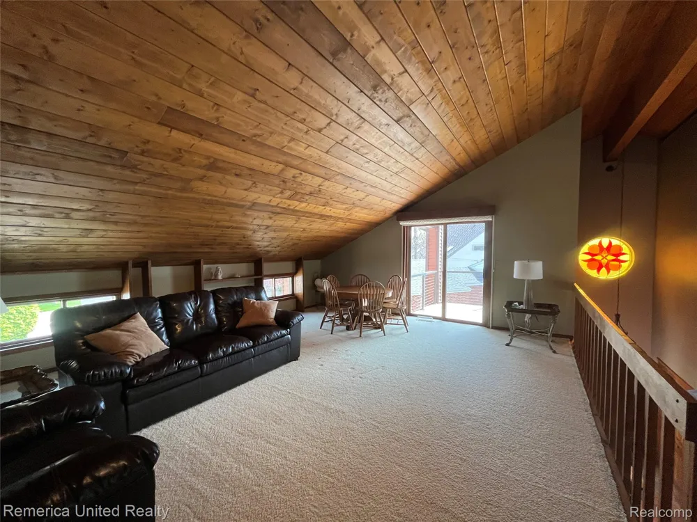 4533 Horseshoe Drive Waterford Charter Township, MI 48328
