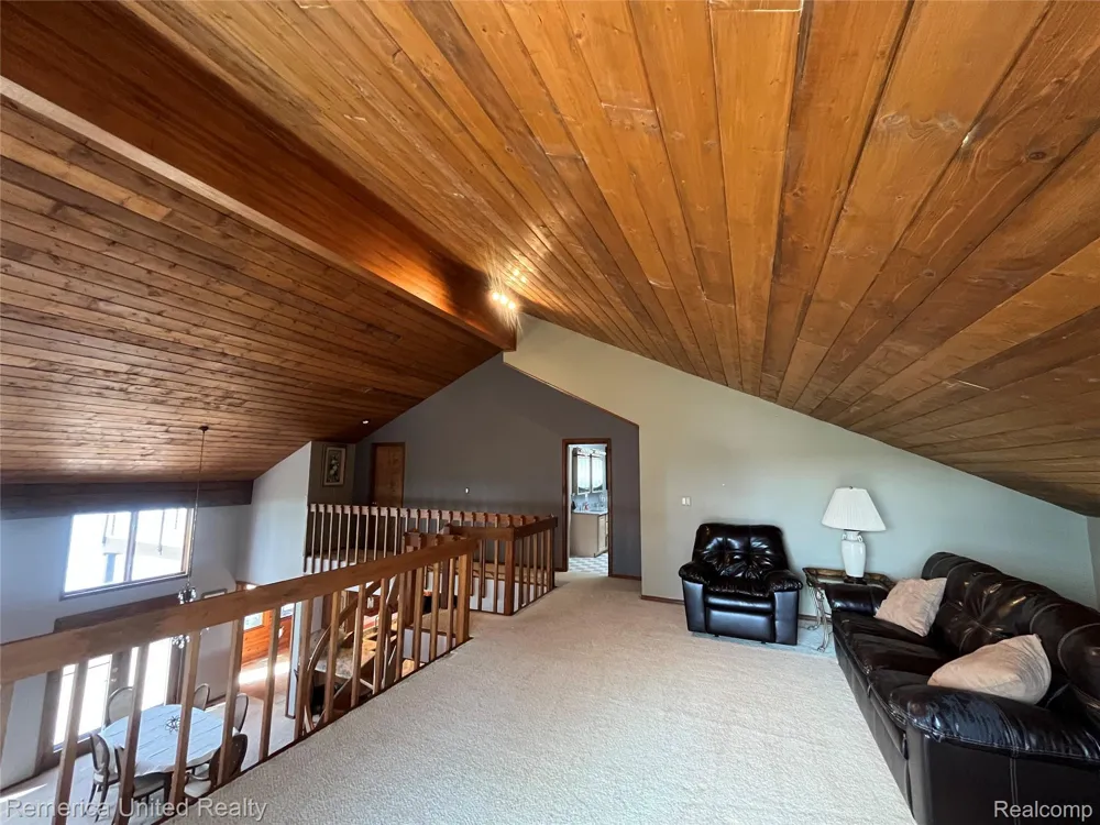 4533 Horseshoe Drive Waterford Charter Township, MI 48328