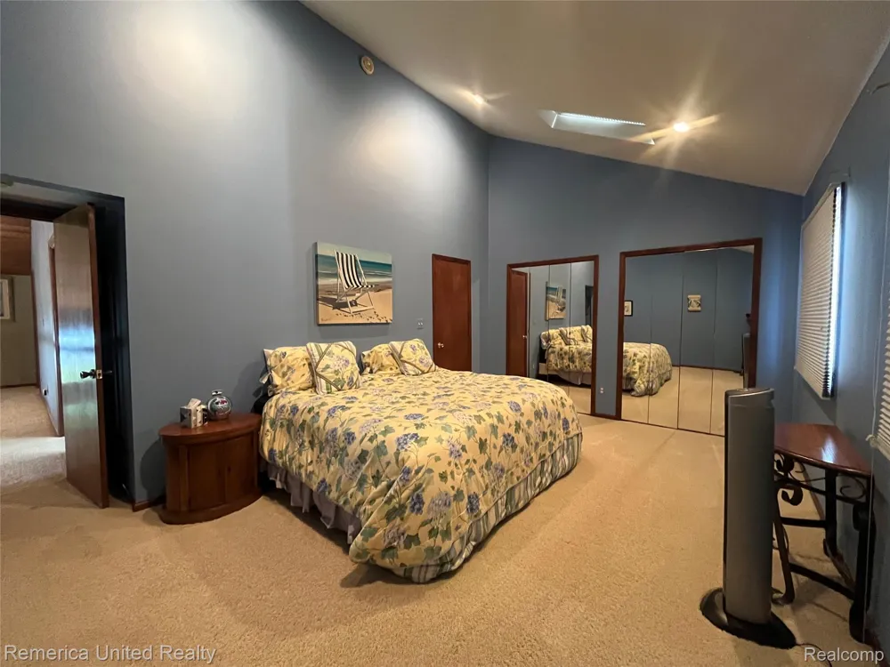 4533 Horseshoe Drive Waterford Charter Township, MI 48328