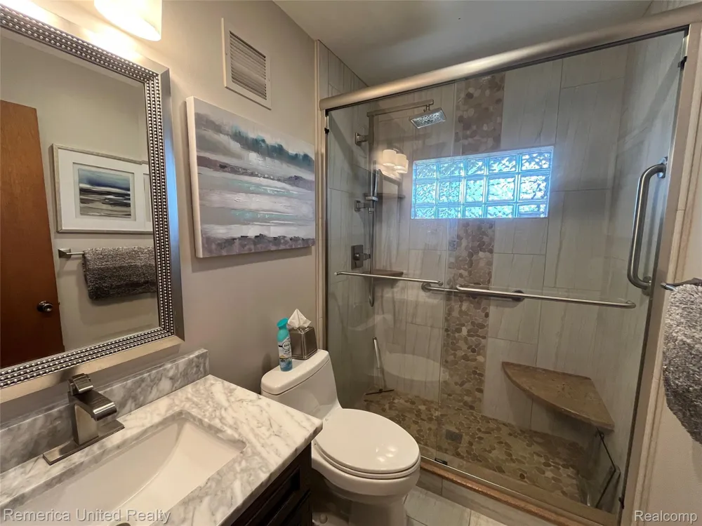 4533 Horseshoe Drive Waterford Charter Township, MI 48328