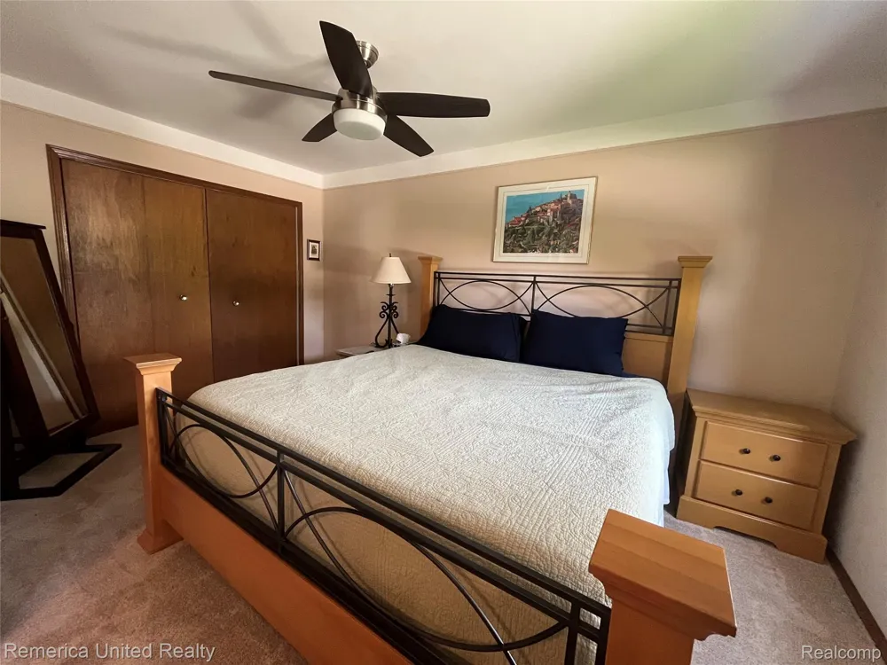 4533 Horseshoe Drive Waterford Charter Township, MI 48328