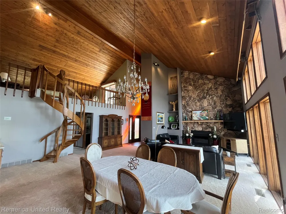 4533 Horseshoe Drive Waterford Charter Township, MI 48328