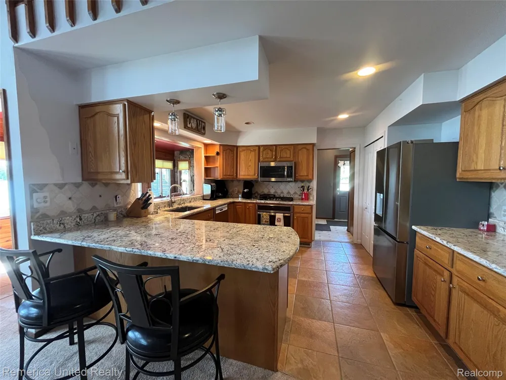 4533 Horseshoe Drive Waterford Charter Township, MI 48328