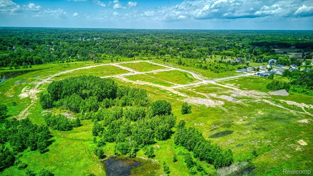 7159 Donegal Davison Township, MI 48423