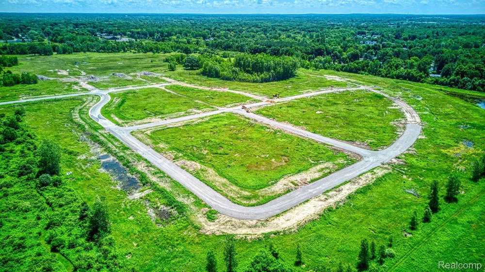 7159 Donegal Davison Township, MI 48423