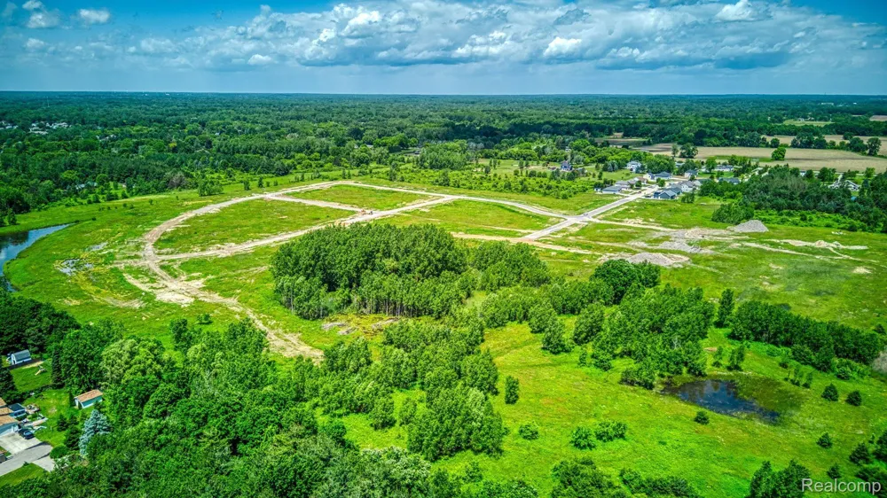 7159 Donegal Davison Township, MI 48423