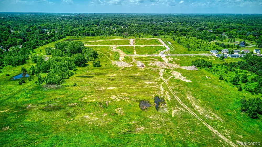 7159 Donegal Davison Township, MI 48423