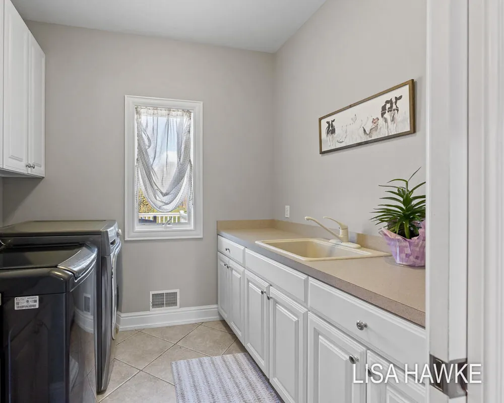 10365 Cleveland Street Crockery Township, MI 49448