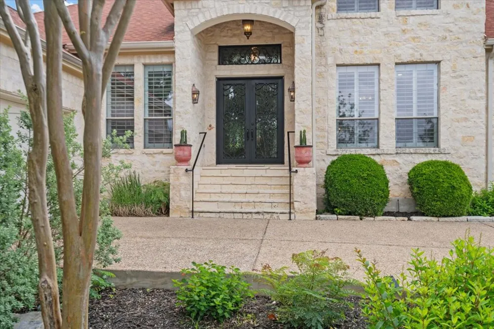 91 Duck Lake Drive Lakeway, TX 78734