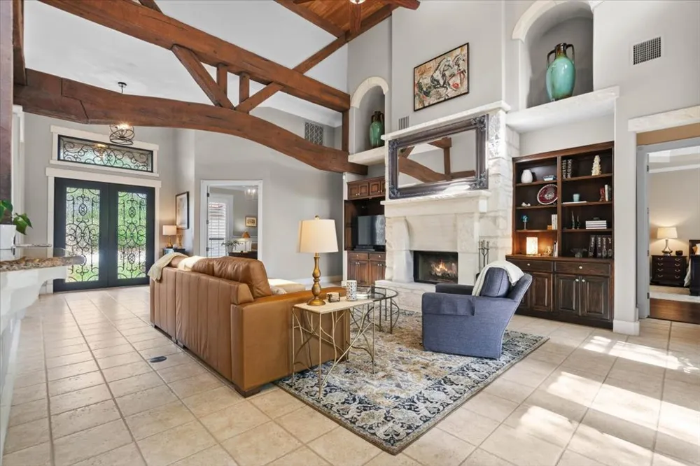 91 Duck Lake Drive Lakeway, TX 78734