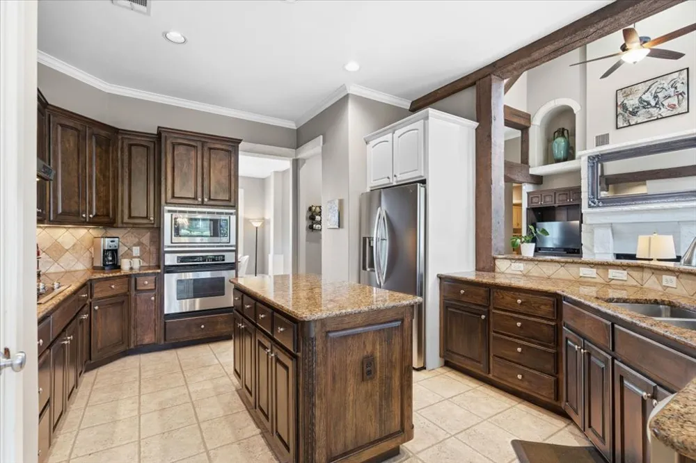 91 Duck Lake Drive Lakeway, TX 78734