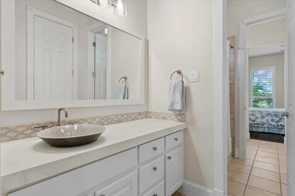 91 Duck Lake Drive Lakeway, TX 78734