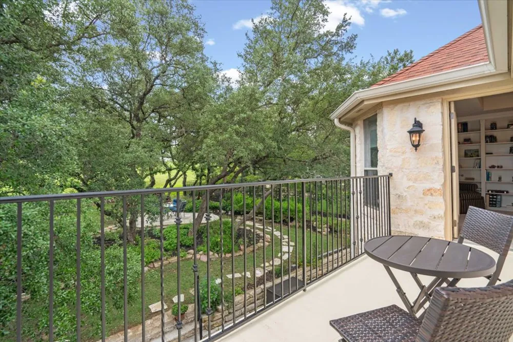 91 Duck Lake Drive Lakeway, TX 78734